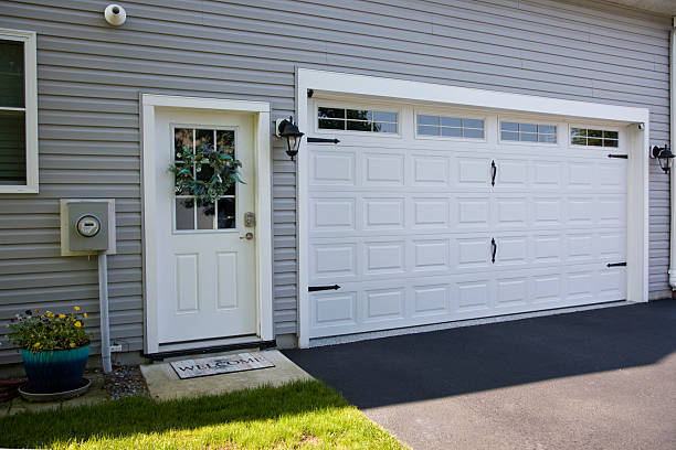 24/7 Emergency Garage Door Panel Replacement experts in Due West, SC